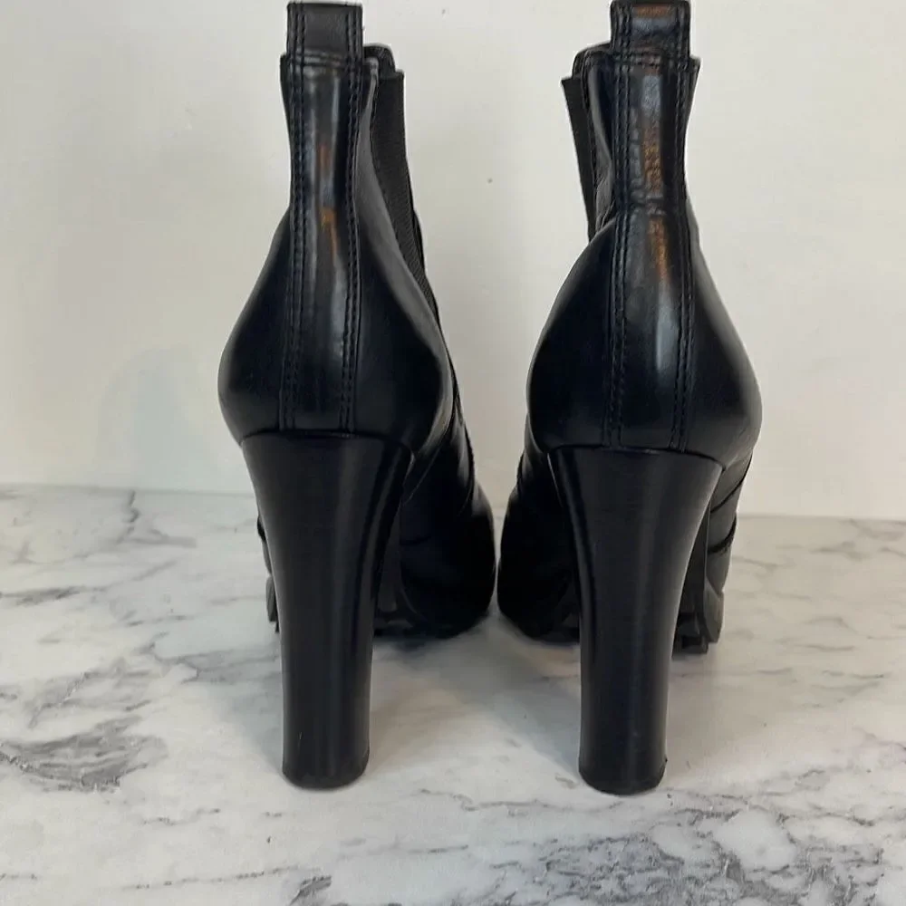 Tory Burch Sullivan Heeled Booties 9